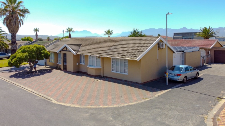 3 Bedroom Property for Sale in Tuscany Glen Western Cape